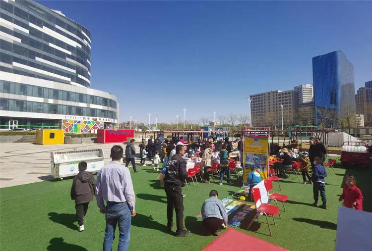 快来围观！摆摊儿啦！科教文具助力成长